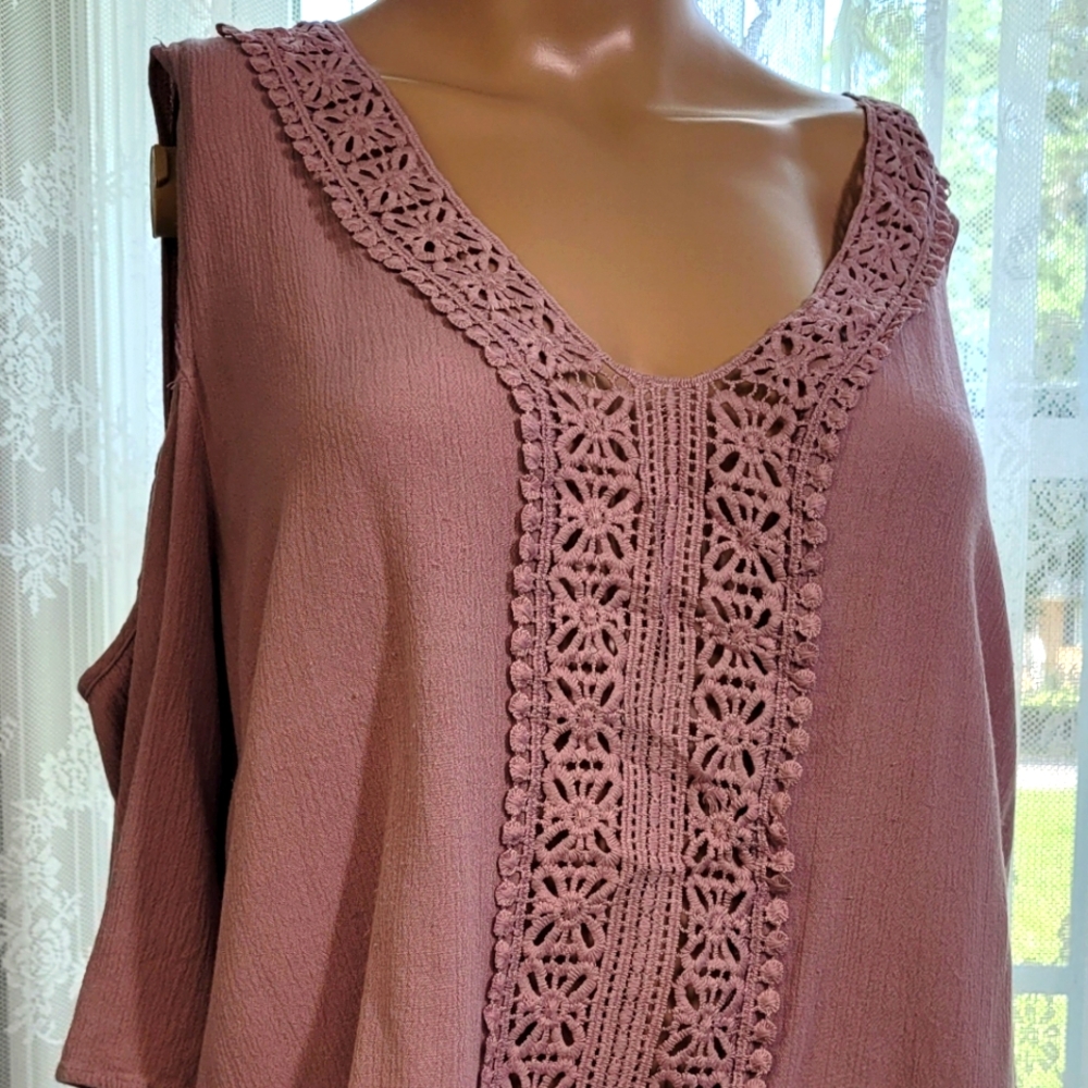 Charlotte Russe V-Neck Tie back 1X Dusty Rose